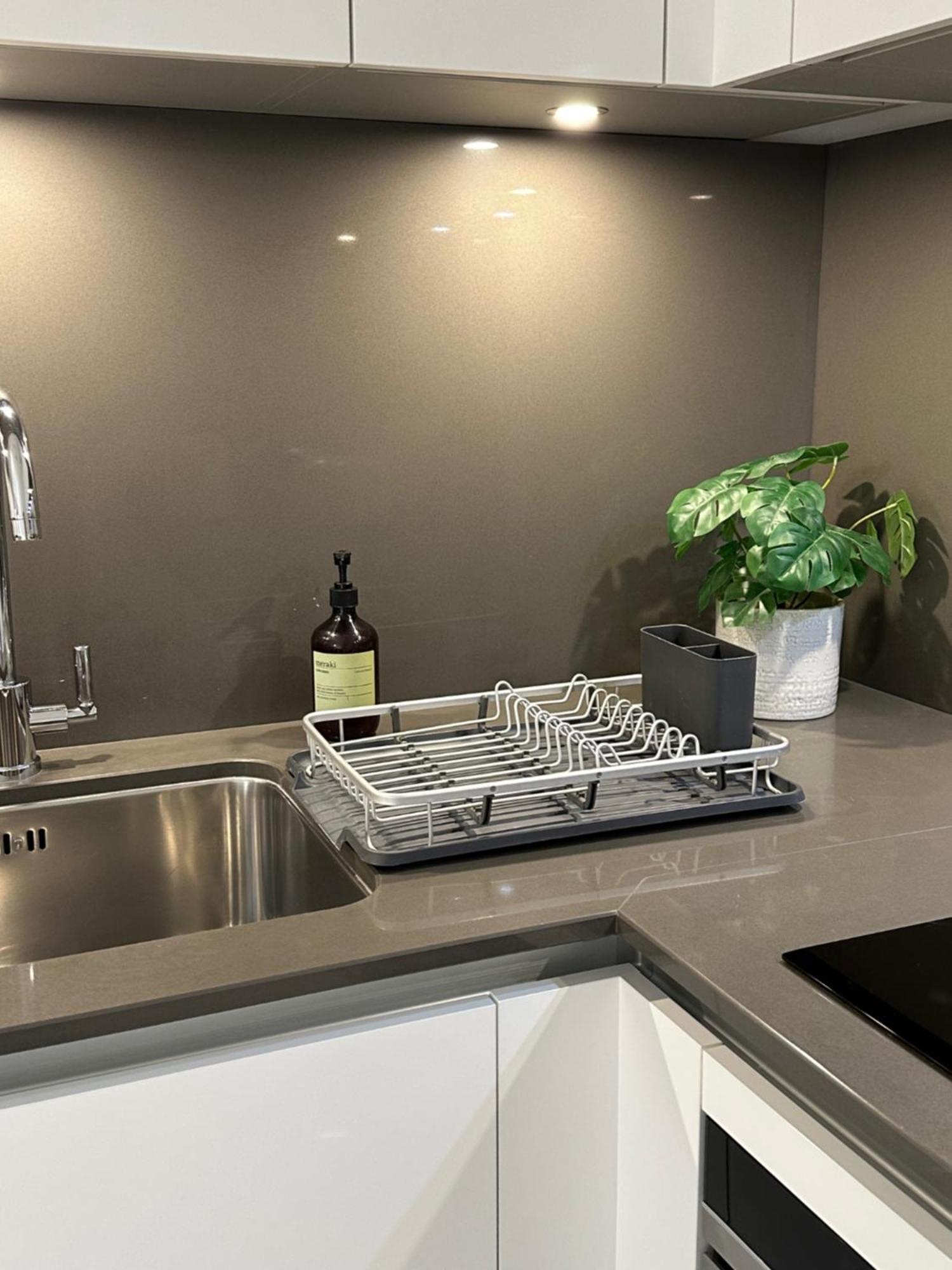 Contemporary Pied A Terre In The Heart Of Bath Apartment ภายนอก รูปภาพ