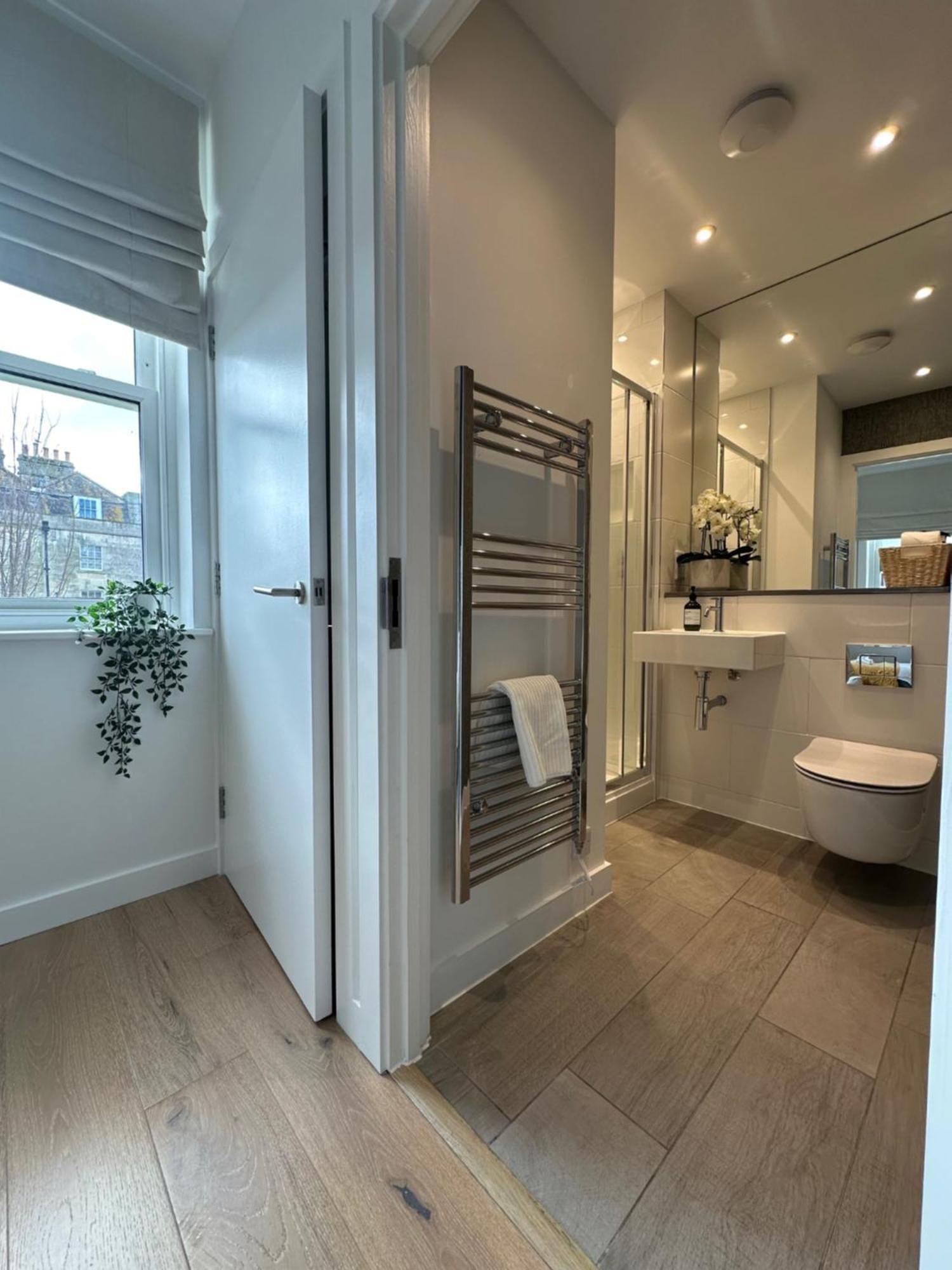 Contemporary Pied A Terre In The Heart Of Bath Apartment ภายนอก รูปภาพ