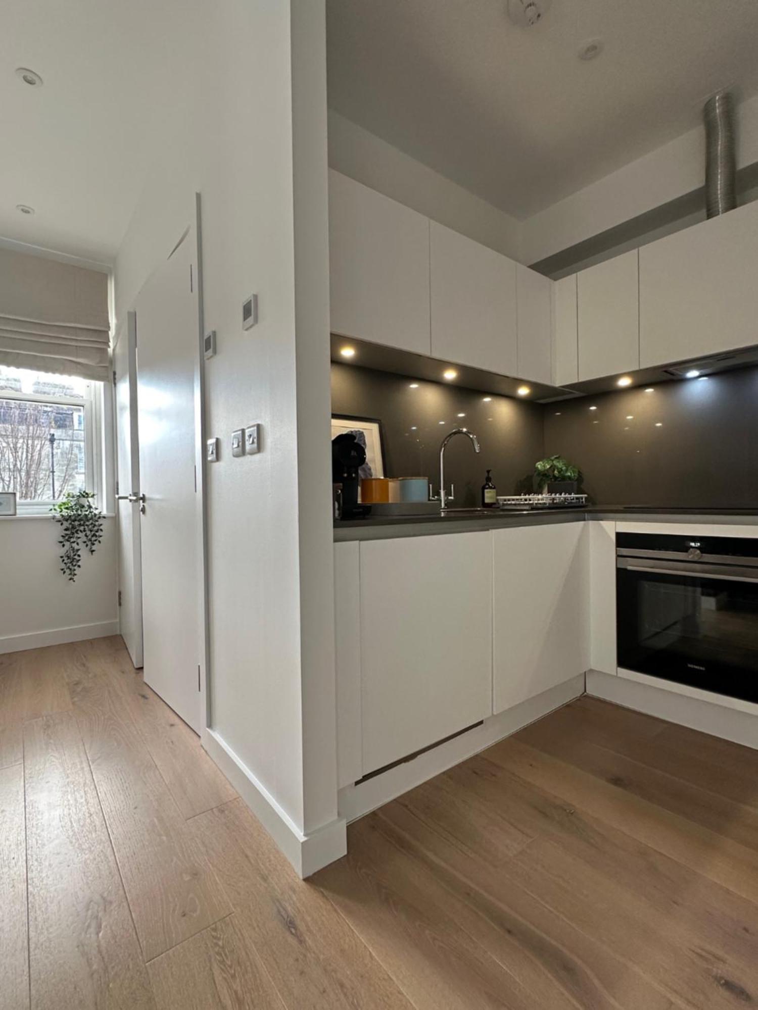 Contemporary Pied A Terre In The Heart Of Bath Apartment ภายนอก รูปภาพ