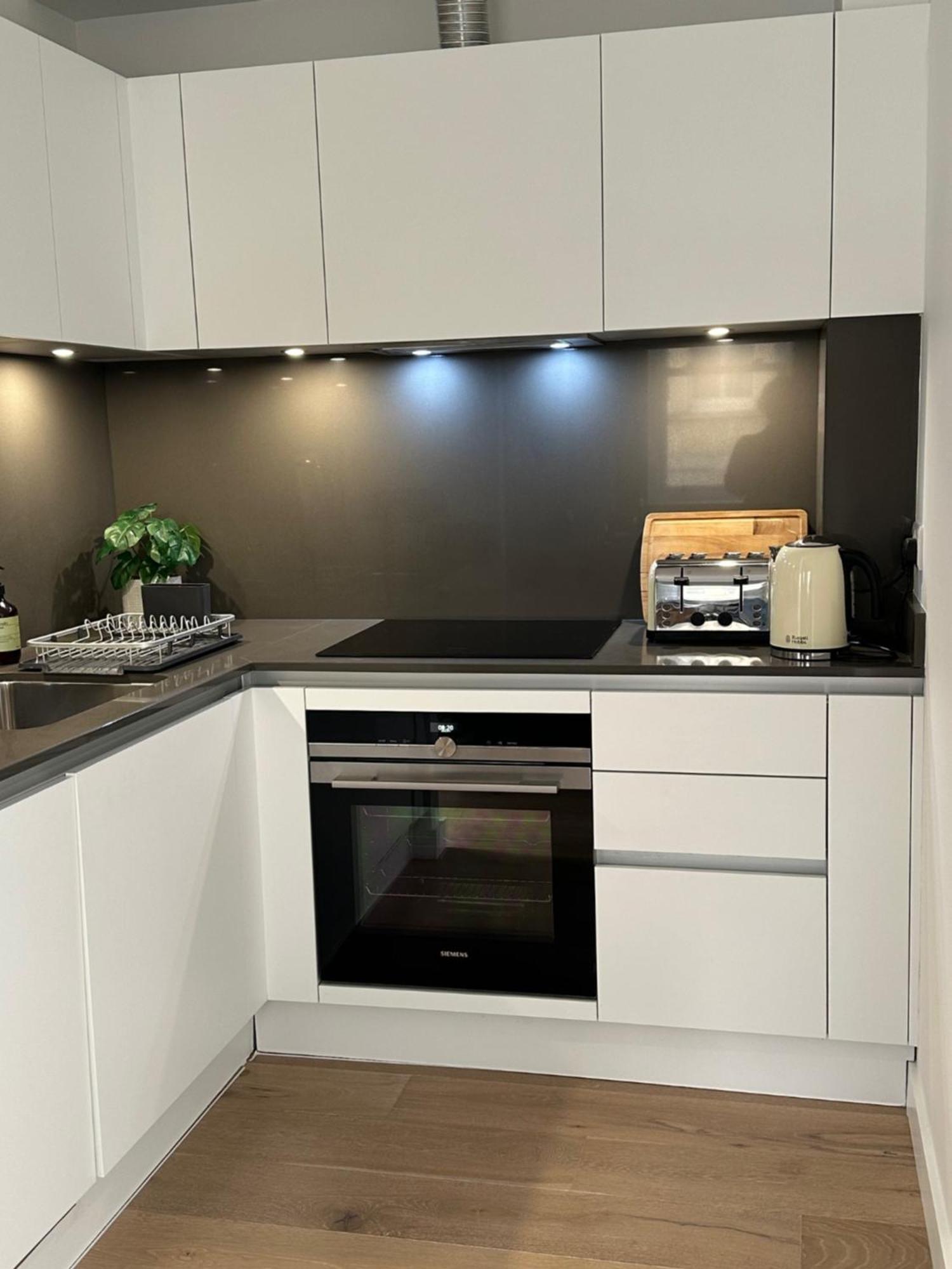 Contemporary Pied A Terre In The Heart Of Bath Apartment ภายนอก รูปภาพ